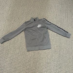 Nike boys zip up